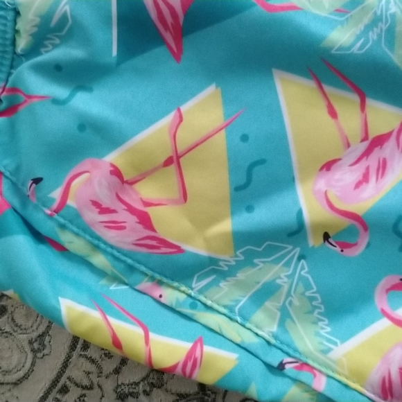 Men's size M swim trunks - Picture 5 of 6